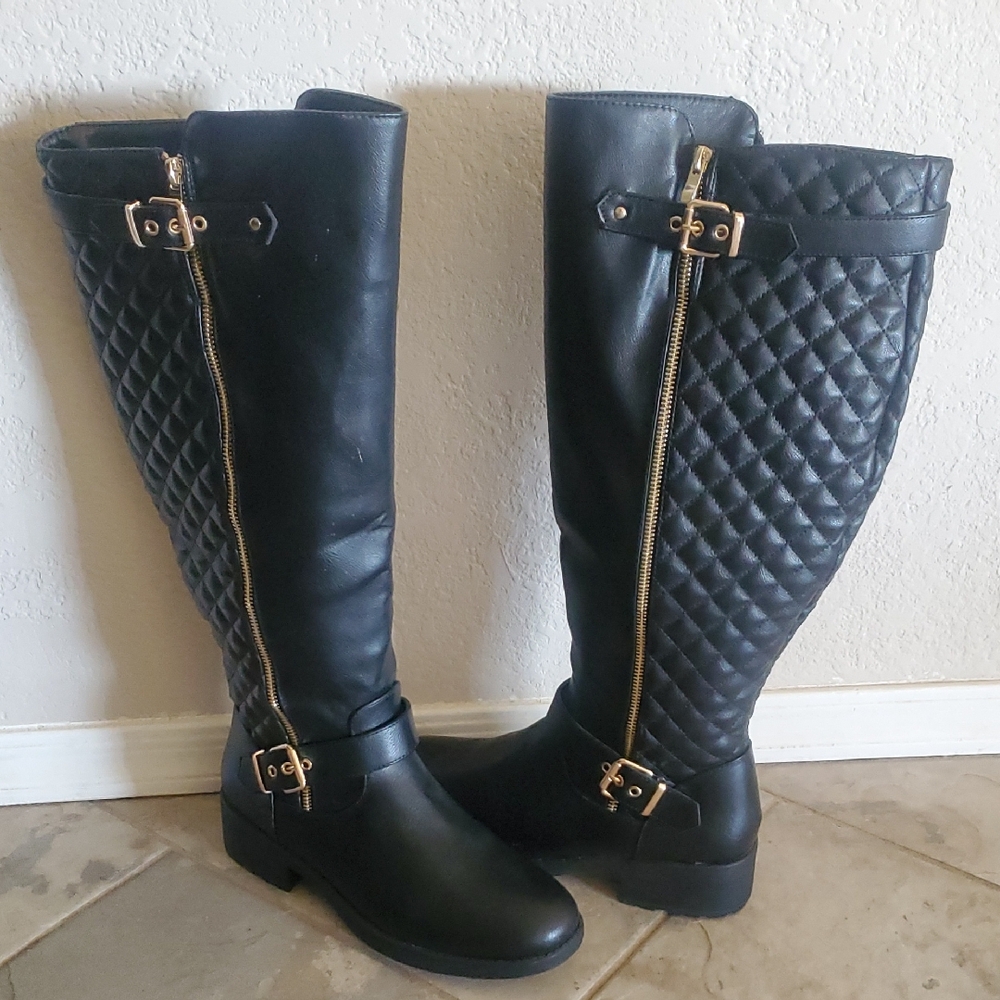 Dream Pairs Black Quilted Knee High Boots with Gold Accents Size 9.